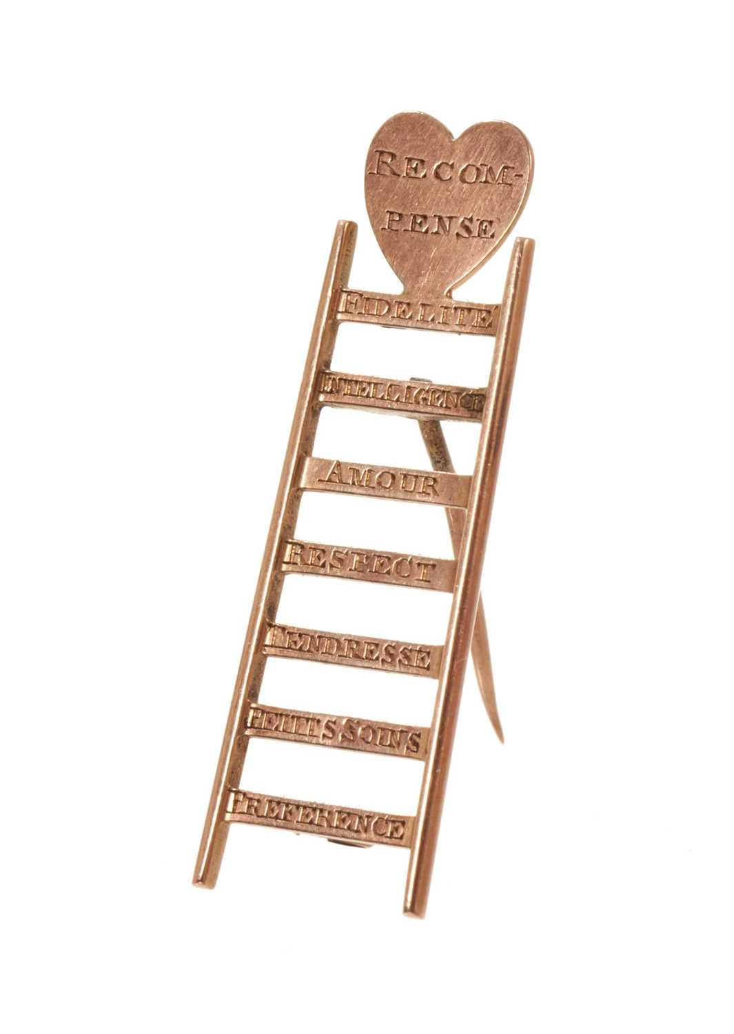 Lot Unusual Georgian gold novelty brooch in the form of a ladder surmounted by a heart, engraved 'Recompense, Fidelité, Intelligence, Amour, Respect, Tendresse, Petits Sions, Preference', 42mm.