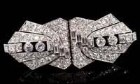 Lot 602 - Fine Art Deco French diamond double clip...