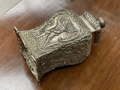 Lot 286 - Late 19th/early 20th century Hanau silver tea caddy and cover