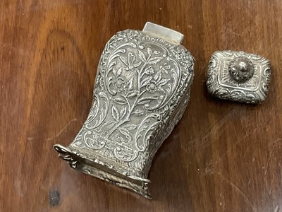 Lot 286 - Late 19th/early 20th century Hanau silver tea caddy and cover