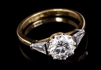 Lot 622 - Diamond single stone ring with a brilliant cut...