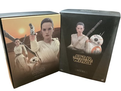 Lot 219 - Star Wars Hot Toys 1/6th Scale action figure 'The Force Awakens' Rey & BB-8, MMS337.