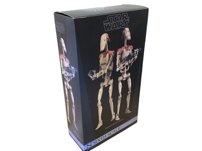 Lot 175 - Star Wars Sideshow 1/6th Scale action figure Security Battle Droids.