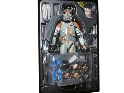 Lot 253 - Star Wars Hot Toys 1/6th Scale action figure 'Episode III” Commander Cody, boxed MMS524 & Scout Trooper MMS611 (2)