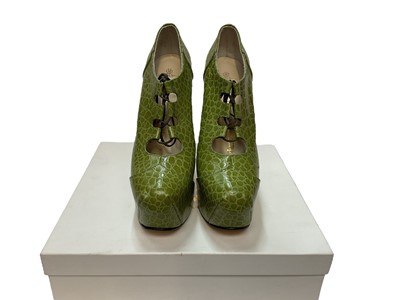 Lot 2072 - Vivienne Westwood Iconic Shoes Elevated Gillie Green Croc Size 6, brand new, boxed plus pink soft dust bag. size 6.