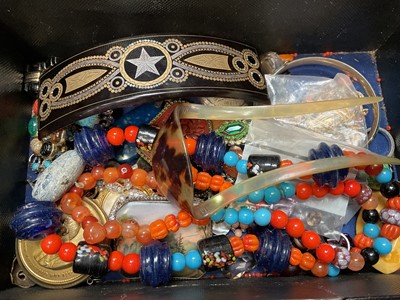 Lot 133 - Jewellery box containing one antique diamond flower head cluster earring with pearls suspended below