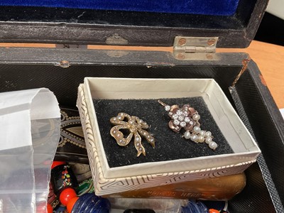 Lot 133 - Jewellery box containing one antique diamond flower head cluster earring with pearls suspended below
