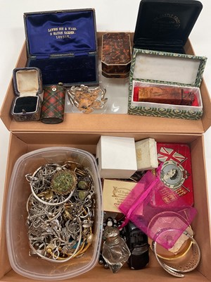 Lot 1001 - Group of costume jewellery including silver chains and sundries