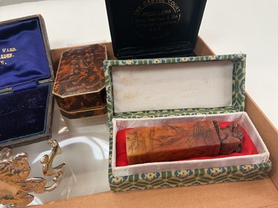 Lot 1001 - Group of costume jewellery including silver chains and sundries