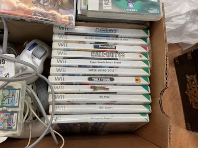 Lot 1984 - Nintendo Wii with accessories and 11 games together with Nintendo 3DS in cosmo black with approximately 30 games