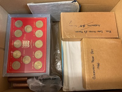 Lot 466 - World - Mixed base metal coin sets to include G.B. Royal Mint proof year sets 1970, 1971, 1982, uncirculated flatpack year sets 1985, 1983 x 2, 1984 x 2, 1985 x 2, 1986, 1987, 1988, 1989, 1990,...