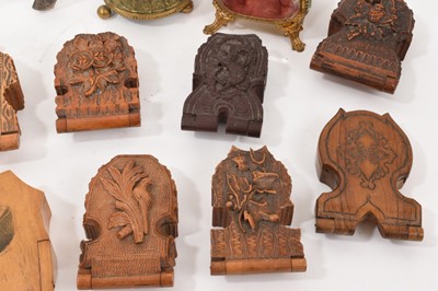 Lot 822 - Collection of watch holders