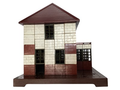 Lot 1926 - Pre-war Bayko building (1)