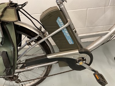 Lot 2701 - Milan 2 electric assisted bicycle in silver finish.