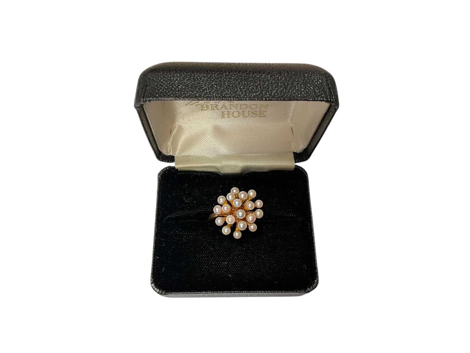 Lot 16 - 1970s 9ct gold cultured pearl cluster ring