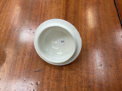 Lot 63 - Mennecy custard cup and cover, circa 1760