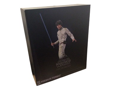 Lot 148 - Sideshow Star Wars 1/4th Scale premium format limited edition figure of Luke Skywalker 126/1000 (1)