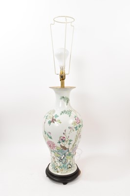 Lot 107 - Chinese porcelain table lamp