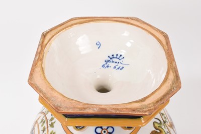 Lot 45 - Italian maiolica vase