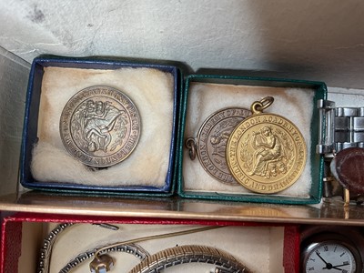 Lot 8 - Group of vintage costume jewellery, watches and bijouterie