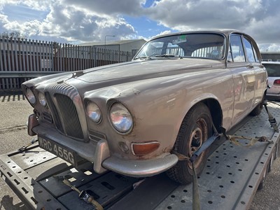 Lot 72 - 1969 Daimler Sovereign, 4235cc petrol, 4-door saloon, reg. no. WRC 455G