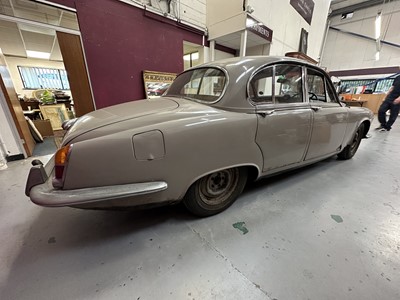 Lot 72 - 1969 Daimler Sovereign, 4235cc petrol, 4-door saloon, reg. no. WRC 455G