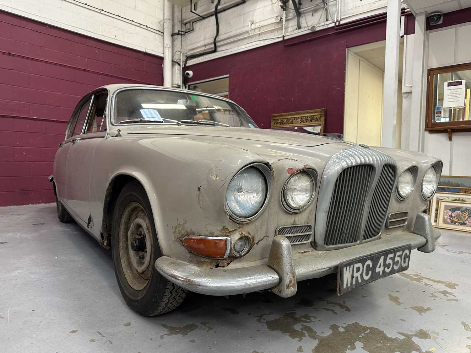 Lot 72 - 1969 Daimler Sovereign, 4235cc petrol, 4-door saloon, reg. no. WRC 455G