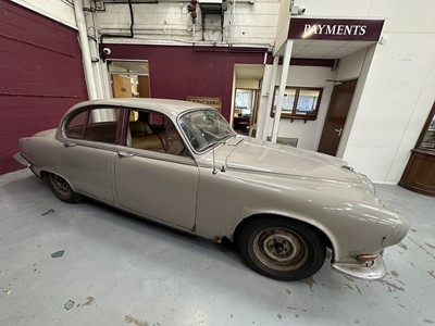 Lot 72 - 1969 Daimler Sovereign, 4235cc petrol, 4-door saloon, reg. no. WRC 455G
