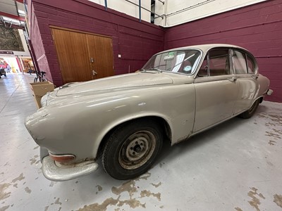Lot 72 - 1969 Daimler Sovereign, 4235cc petrol, 4-door saloon, reg. no. WRC 455G