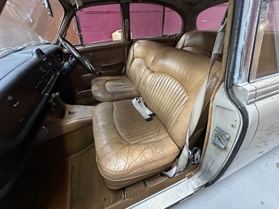 Lot 72 - 1969 Daimler Sovereign, 4235cc petrol, 4-door saloon, reg. no. WRC 455G