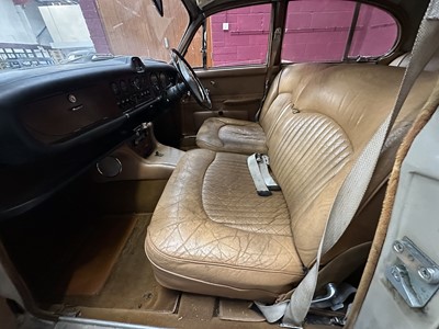 Lot 72 - 1969 Daimler Sovereign, 4235cc petrol, 4-door saloon, reg. no. WRC 455G