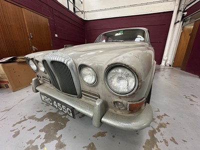 Lot 72 - 1969 Daimler Sovereign, 4235cc petrol, 4-door saloon, reg. no. WRC 455G