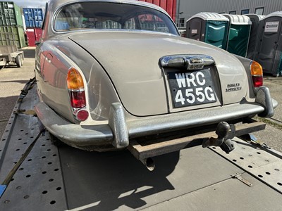 Lot 72 - 1969 Daimler Sovereign, 4235cc petrol, 4-door saloon, reg. no. WRC 455G