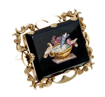 Lot 482 - Mid-19th century Italian micromosaic brooch depicting the Pliny doves