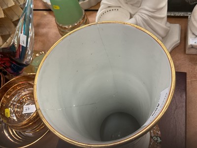 Lot 489 - Good quality Japanese satsuma vase with character marks to base.