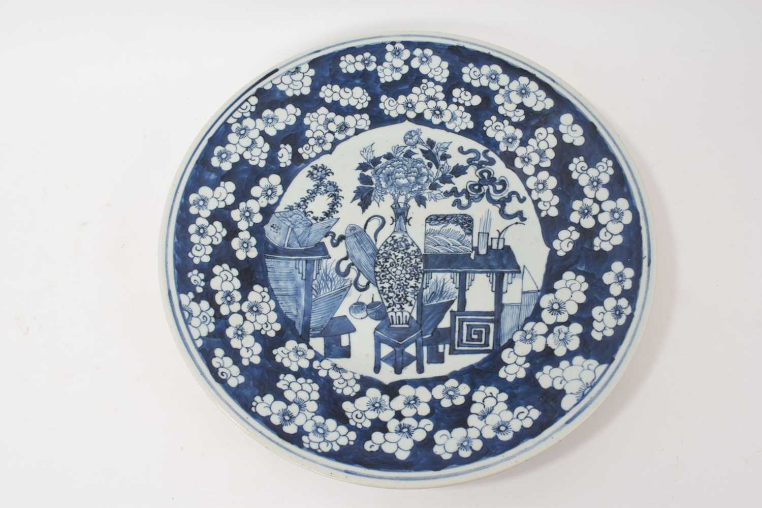 Lot 24 - Chinese blue and white charger