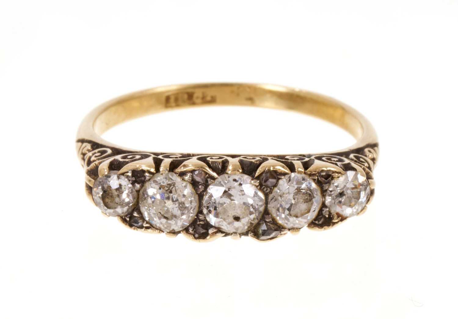 Lot 486 - Late Victorian diamond five stone ring
