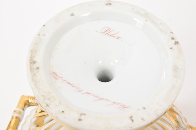 Lot 15 - Pair of Chamberlains Worcester porcelain tureens and covers