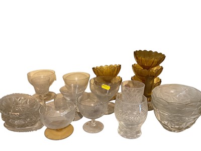 Lot 695 - Quantity of perfume bottles and glassware