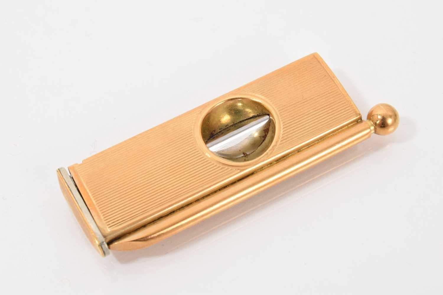 Lot 630 - 18ct gold cased cigar cutter and piercer (Birmingham 1963)