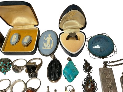 Lot 27 - Group of silver and white metal jewellery, within a wooden jewellery box
