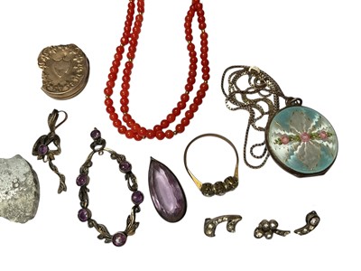 Lot 28 - Group of antique and later jewellery