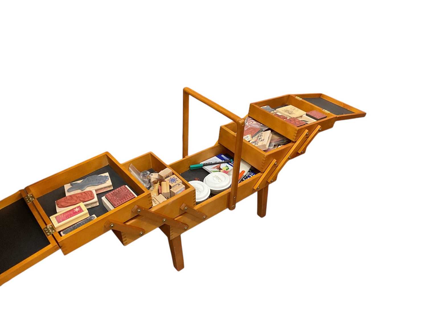 Lot 504 - Cantilever action work box containing