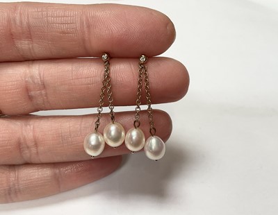 Lot 14 - Pair 9ct gold cultured pearl drop earrings