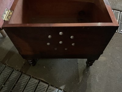 Lot 100 - 19th century step commode