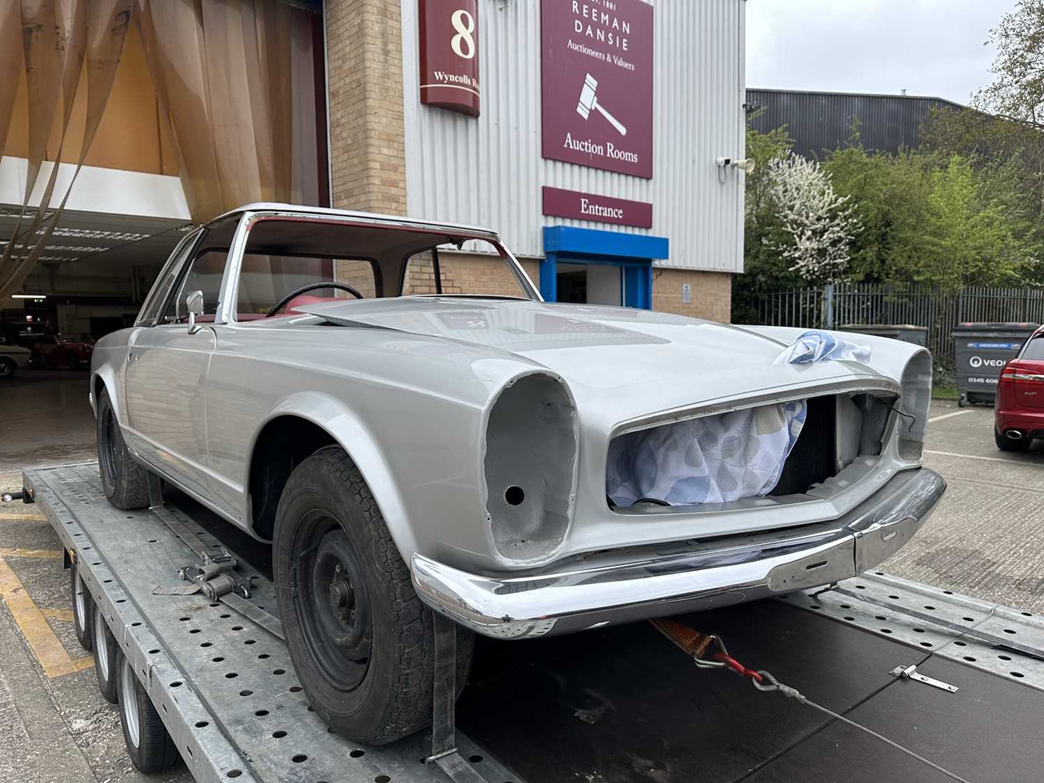 Lot 66 - 1965 Mercedes-Benz 230SL Pagoda, 2-door