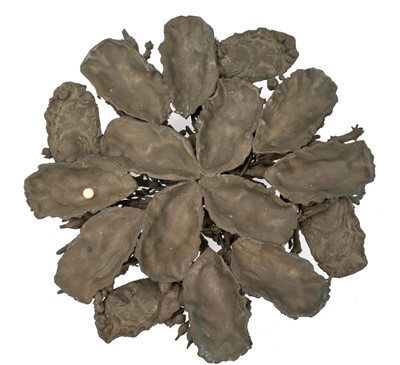 Lot 817 - Contemporary bronze oyster dish sculpture, apparently unsigned, 33cm wide