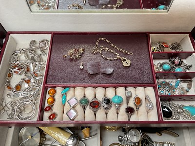 Lot 65 - Jewellery box containing silver gem set rings, bracelets, earrings, pendant necklaces, turquoise jewellery, amber, various wristwatches, 9ct gold chain
