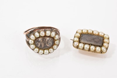 Lot 451 - Group of Georgian and later mourning jewellery