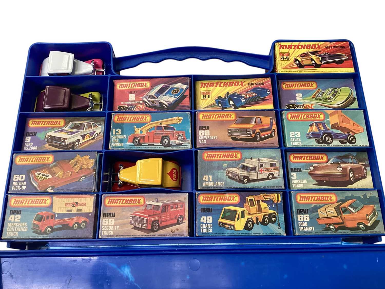 Lot 1724 - Matchbox Carry Case with Superfast 1-75 Series diecast vehicles, some boxed (4)